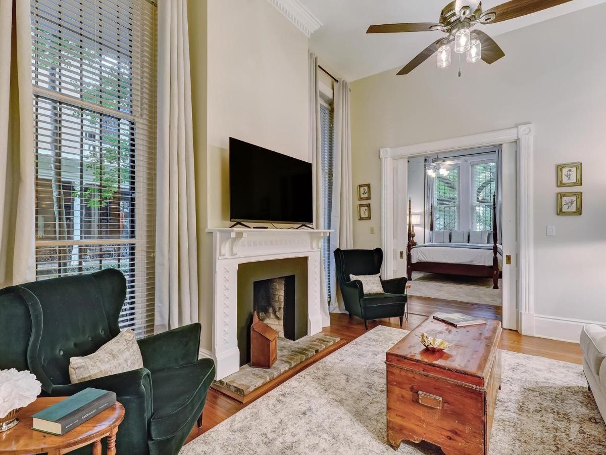 Parlor On Lafayette Holiday home