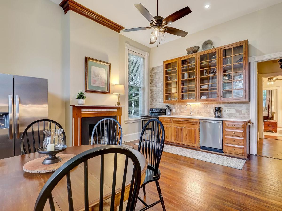 Parlor On Lafayette Holiday home